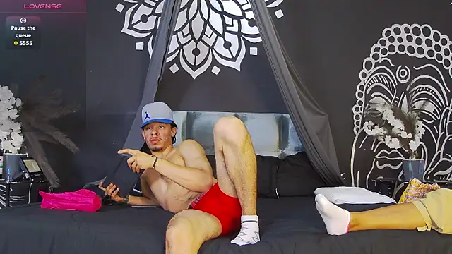 Snapshot of Luna_Dante_fox chatting on March 8, 2:54 pm Luna Dante fox online show from March 8, 2:54 pm