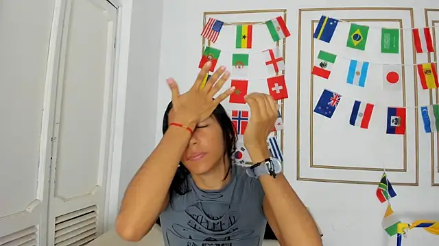 emily gaviria1 online show from July 14, 12:11 pm