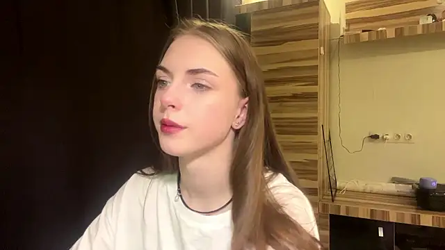 PollyDream online show from March 18, 4:10 pm