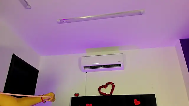 Snapshot of scarlet__ray_ chatting on March 3, 10:10 am scarlet ray online show from March 3, 10:10 am