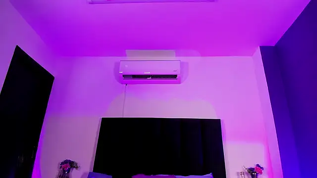 Snapshot of scarlet__ray_ chatting on March 13, 10:44 am scarlet ray online show from March 13, 10:44 am