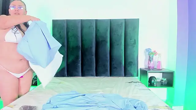 Snapshot of scarlet__ray_ chatting on March 17, 11:57 am scarlet ray online show from March 17, 11:57 am