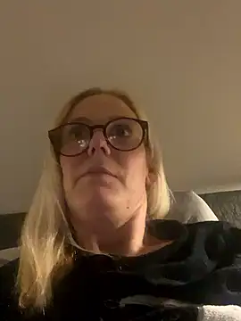 Snapshot of Amelie_BlondeXX chatting on February 25, 9:24 pm Amelie BlondeXX online show from February 25, 9:24 pm