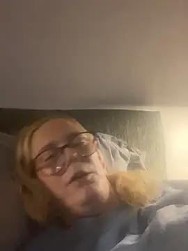 Snapshot of Amelie_BlondeXX chatting on March 3, 8:15 pm Amelie BlondeXX online show from March 3, 8:15 pm