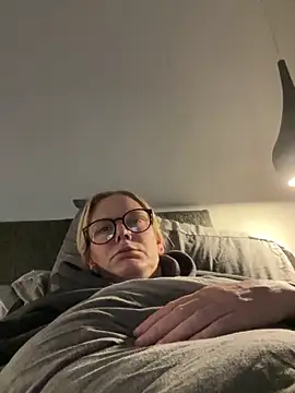 Snapshot of Amelie_BlondeXX chatting on March 14, 10:10 am Amelie BlondeXX online show from March 14, 10:10 am