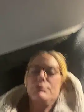 Snapshot of Amelie_BlondeXX chatting on March 29, 10:26 am Amelie BlondeXX online show from March 29, 10:26 am