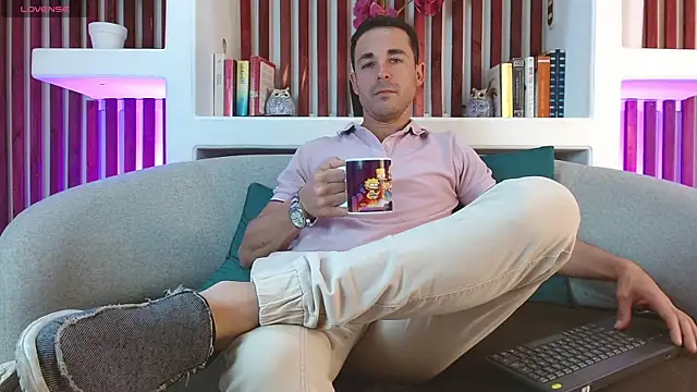 Snapshot of Adams_Sanz chatting on March 27, 7:24 pm Adams Sanz online show from March 27, 7:24 pm