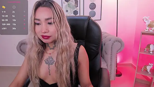 Snapshot of mystic_nova_ chatting on March 17, 11:35 am mystic nova online show from March 17, 11:35 am