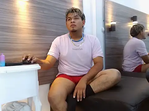 Snapshot of jacobxhott chatting on March 25, 8:04 pm jacobxhott online show from March 25, 8:04 pm