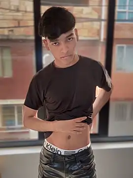 Snapshot of The_Conquer chatting on March 5, 12:56 pm The Conquer online show from March 5, 12:56 pm