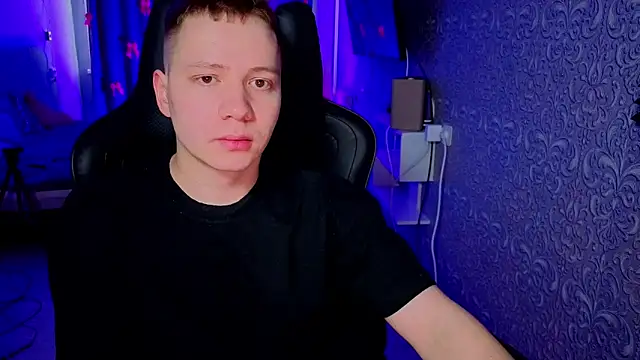 Snapshot of Karl_Night_ chatting on March 6, 6:21 am Karl Night online show from March 6, 6:21 am