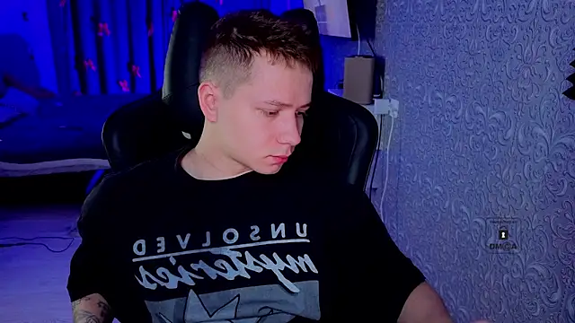 Snapshot of Karl_Night_ chatting on March 13, 5:19 pm Karl Night online show from March 13, 5:19 pm