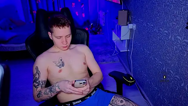 Snapshot of Karl_Night_ chatting on March 17, 4:54 pm Karl Night online show from March 17, 4:54 pm