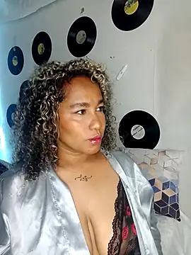 Snapshot of medusafox_ chatting on March 26, 4:29 am medusafox online show from March 26, 4:29 am