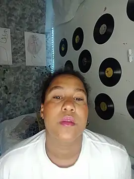 medusafox  online show from June 18, 4:46 am
