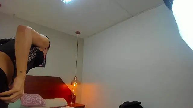 Snapshot of Miia03 chatting on March 4, 11:38 am Miia03 online show from March 4, 11:38 am