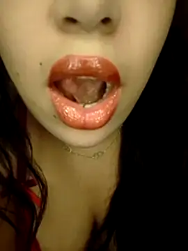 madleen Mm online show from March 13, 8:15 pm