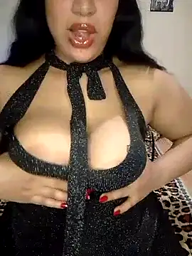 Snapshot of madleen_Mm chatting on April 6, 11:33 am madleen Mm online show from April 6, 11:33 am