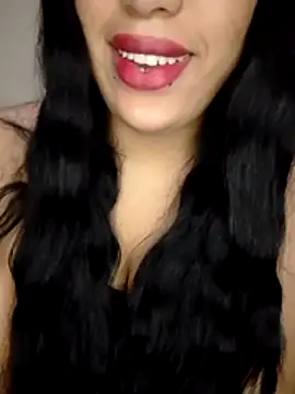 Snapshot of madleen_Mm chatting on April 14, 10:43 am madleen Mm online show from April 14, 10:43 am