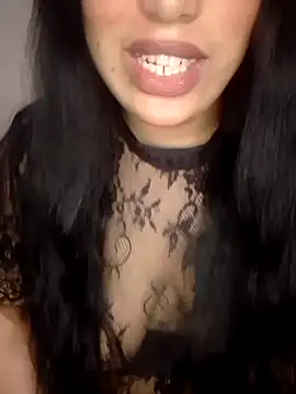 Snapshot of madleen_Mm chatting on April 18, 7:58 pm madleen Mm online show from April 18, 7:58 pm
