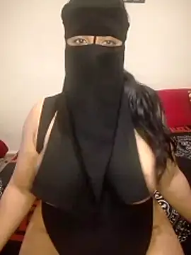 Snapshot of madleen_Mm chatting on May 14, 3:19 pm madleen Mm online show from May 14, 3:19 pm