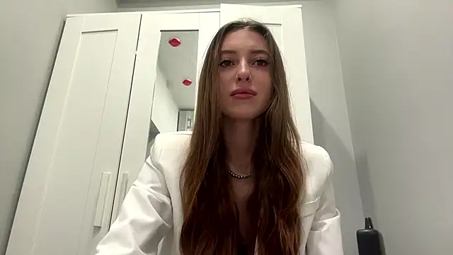 Snapshot of selena_favn chatting on March 19, 1:09 am selena favn online show from March 19, 1:09 am