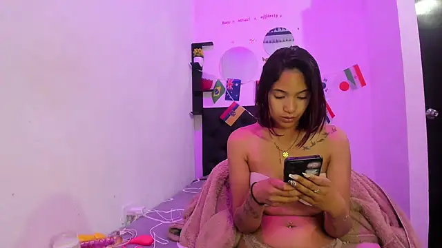 sapphire brown20 online show from July 2, 11:55 pm