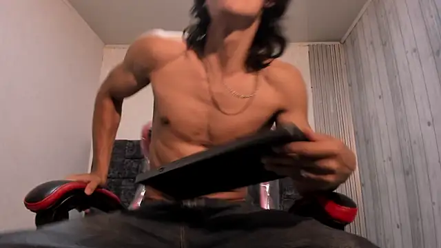 Snapshot of Noha_castellano chatting on March 4, 12:44 pm Noha castellano online show from March 4, 12:44 pm