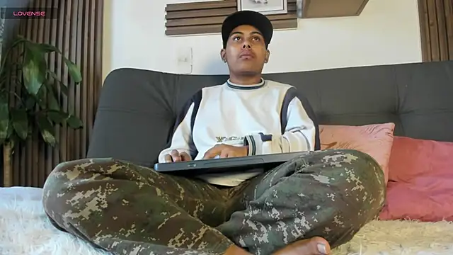 Snapshot of Noha__scott chatting on March 19, 2:21 pm Noha scott online show from March 19, 2:21 pm