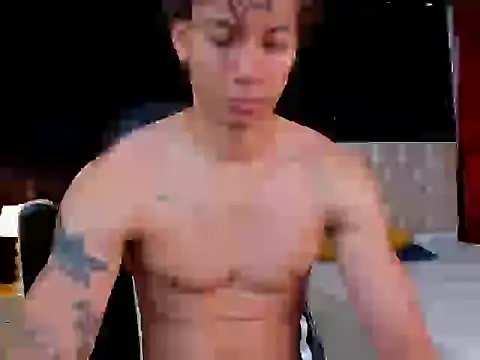 Snapshot of adam_smiith1 chatting on March 18, 8:34 pm adam smiith1 online show from March 18, 8:34 pm