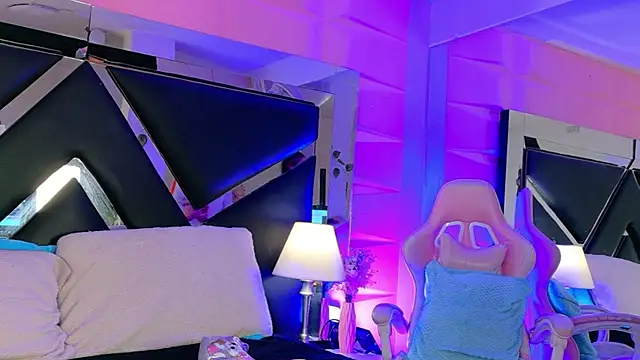 Snapshot of Giigii_Hadid_ chatting on March 24, 4:01 pm Giigii Hadid online show from March 24, 4:01 pm