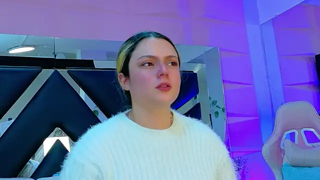 Snapshot of Giigii_Hadid_ chatting on March 25, 5:08 pm Giigii Hadid online show from March 25, 5:08 pm