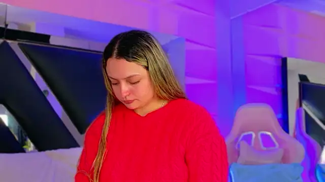 Snapshot of Giigii_Hadid_ chatting on March 28, 6:40 pm Giigii Hadid online show from March 28, 6:40 pm