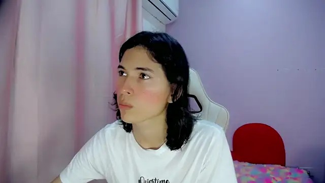 Snapshot of Larry_craft chatting on March 1, 8:44 pm Larry craft online show from March 1, 8:44 pm