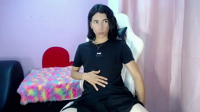 Snapshot of Larry_craft chatting on March 4, 8:26 pm Larry craft online show from March 4, 8:26 pm