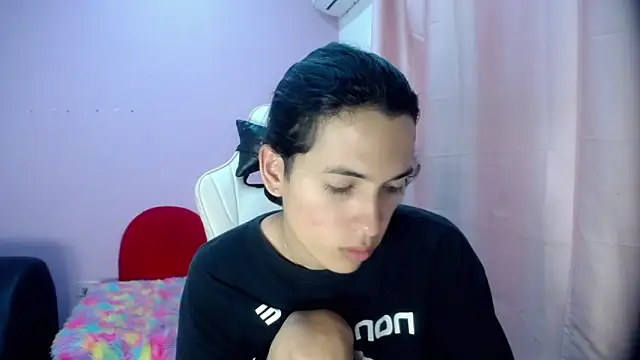 Snapshot of Larry_craft chatting on March 15, 8:15 pm Larry craft online show from March 15, 8:15 pm