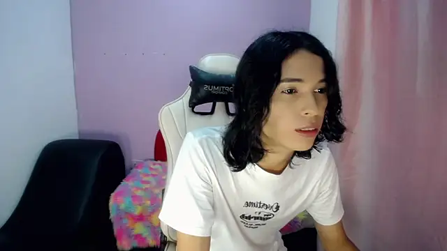 Snapshot of Larry_craft chatting on March 22, 9:18 pm Larry craft online show from March 22, 9:18 pm