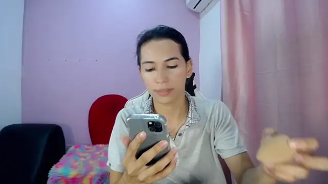 Snapshot of Larry_craft chatting on March 26, 8:14 pm Larry craft online show from March 26, 8:14 pm