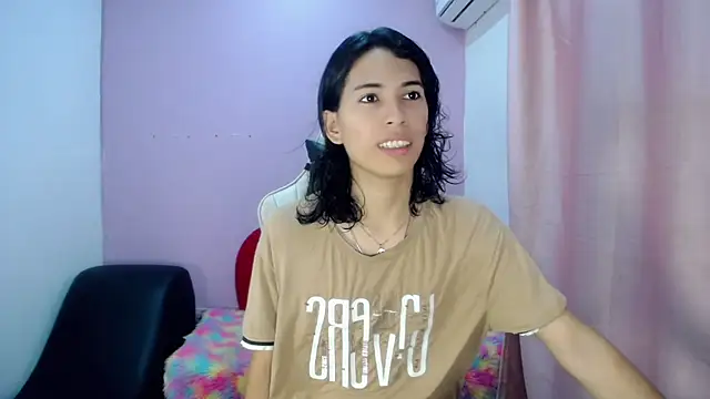 Snapshot of Larry_craft chatting on March 27, 8:19 pm Larry craft online show from March 27, 8:19 pm