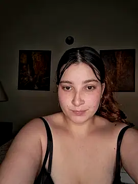 Snapshot of Estelle_Noir chatting on June 11, 6:28 pm Estelle Noir online show from June 11, 6:28 pm