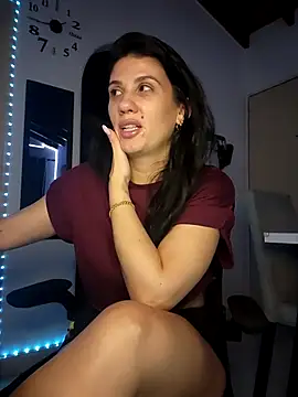 Snapshot of sashaaqueen chatting on March 5, 6:31 am sashaaqueen online show from March 5, 6:31 am