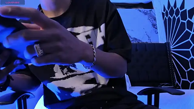 Snapshot of DylanRoyce_ chatting on February 28, 12:39 pm DylanRoyce online show from February 28, 12:39 pm