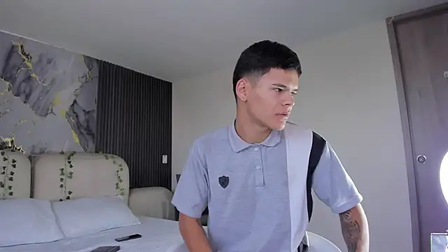 Snapshot of DylanRoyce_ chatting on March 15, 12:55 pm DylanRoyce online show from March 15, 12:55 pm