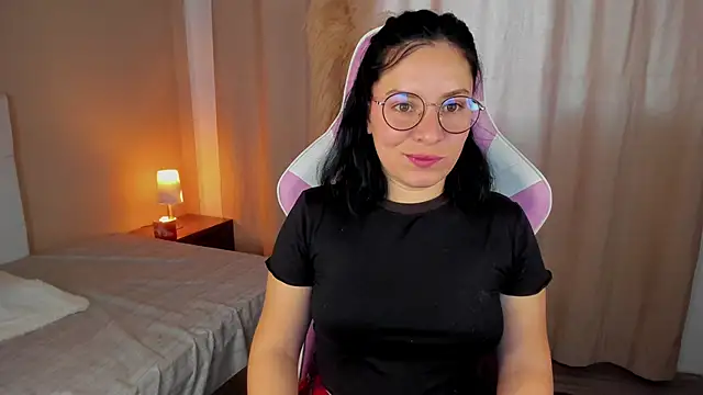 Snapshot of Dollhell chatting on March 5, 11:06 am Dollhell online show from March 5, 11:06 am