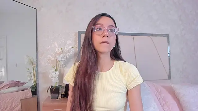 Arii wilde online show from June 9, 1:12 pm