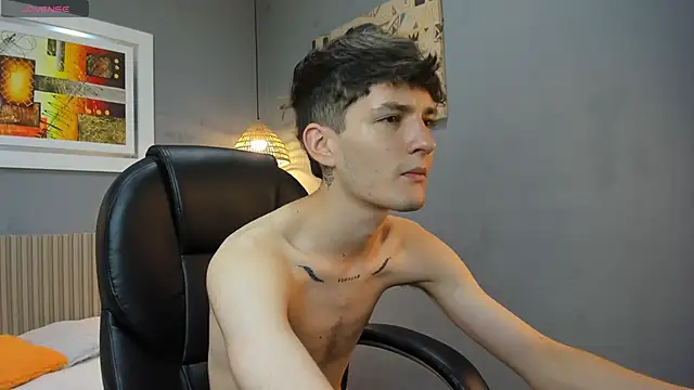 Snapshot of trevor_mob chatting on March 17, 7:28 pm trevor mob online show from March 17, 7:28 pm