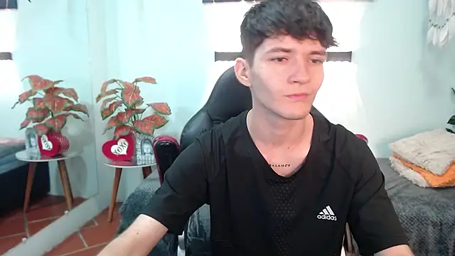 Snapshot of trevor_mob chatting on March 21, 6:00 pm trevor mob online show from March 21, 6:00 pm