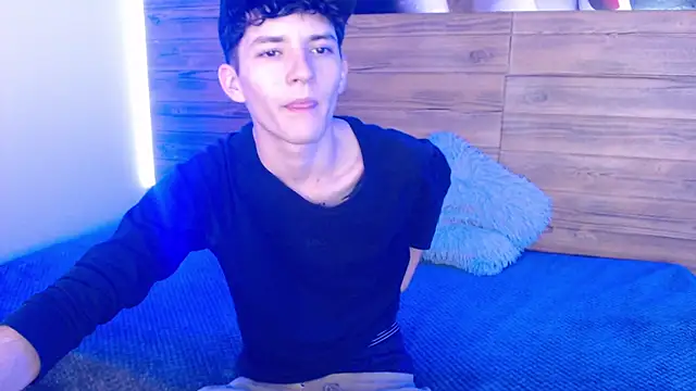 Snapshot of trevor_mob chatting on March 26, 7:30 pm trevor mob online show from March 26, 7:30 pm