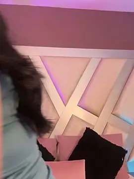 Snapshot of Ashleeyprincess01 chatting on March 26, 12:00 pm Ashleeyprincess01 online show from March 26, 12:00 pm