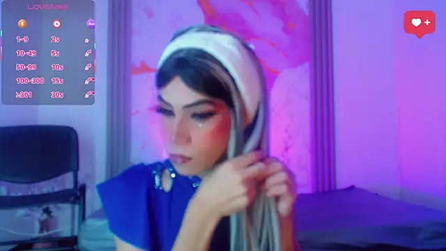 Snapshot of Gema_Jones_ chatting on March 28, 7:57 pm Gema Jones online show from March 28, 7:57 pm